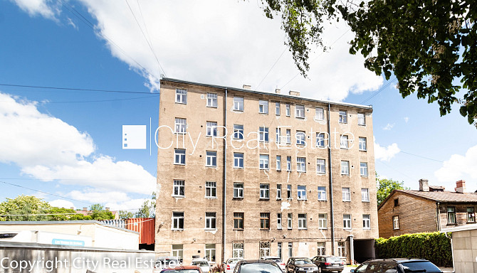 Pagalma ēka, renovēta māja, slēgts pagalms, iespēja nomāt autostāvvietu, ieeja no ielas, Rīga - foto 15