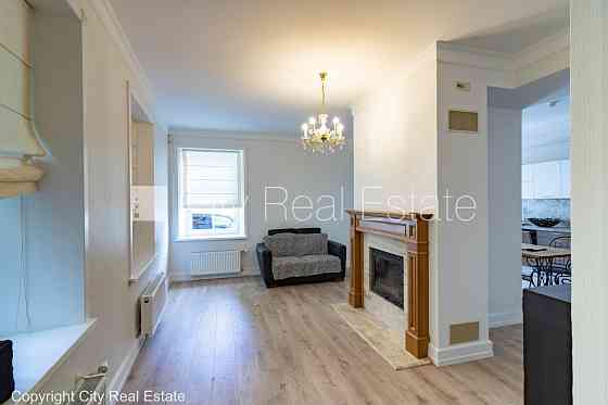 Частный дом, реновированный дом, место для машины, стоянка территории покрыта Рига