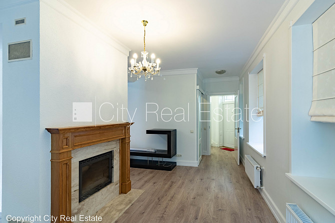 Privātmāja, renovēta māja, vieta automašīnai, teritorijas stāvlaukums noklāts ar Rīga - foto 5