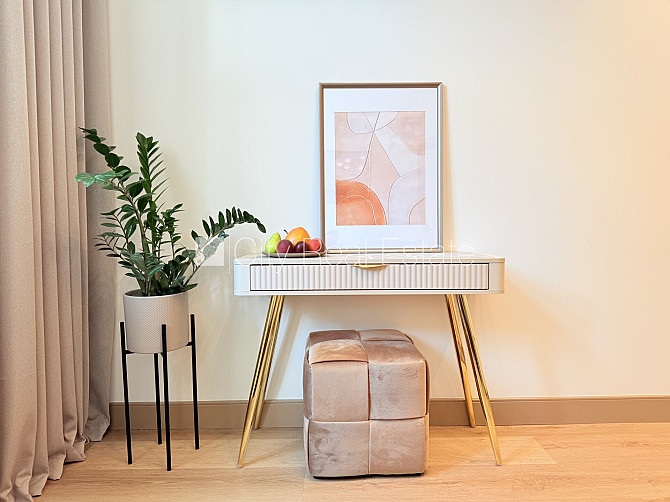 Renovēta māja, kāpņu telpa pēc kapitālā remonta, logi vērsti uz ielas pusi, guļamistabu Rīga - foto 7