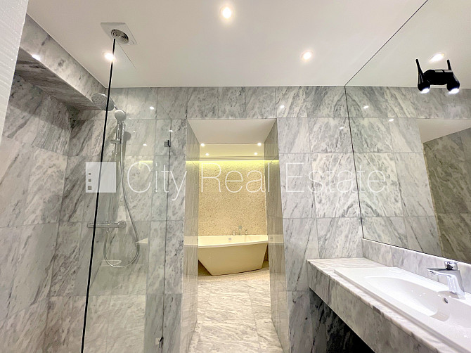 Jaunceltne, pagalma ēka, energo efektīva māja, ieeja no pagalma, puspagrabs, ir lifts, logi Rīga - foto 14