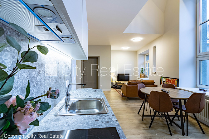 Pagalma māja, renovēta māja, labiekārtota apzaļumota teritorija, ieeja no ielas, ir lifts, Rīga - foto 8