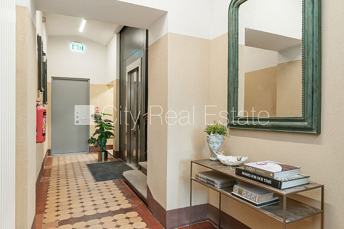 Pagalma māja, renovēta māja, labiekārtota apzaļumota teritorija, ieeja no ielas, ir lifts, Rīga - foto 13