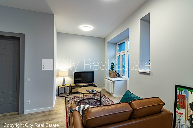 Pagalma māja, renovēta māja, labiekārtota apzaļumota teritorija, ieeja no ielas, ir lifts, Rīga - foto 4