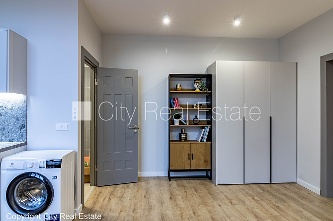 Pagalma māja, renovēta māja, labiekārtota apzaļumota teritorija, ieeja no ielas, ir lifts, Rīga - foto 6