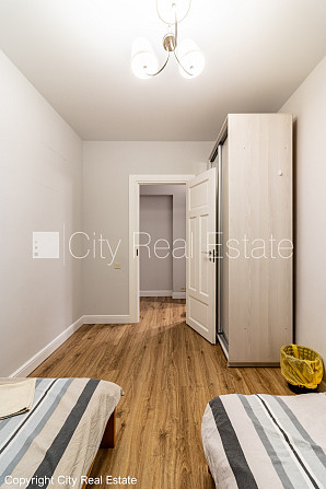 Pagalma ēka, labiekārtota apzaļumota teritorija, vieta automašīnai, istabas izolētas 2 gab., Rīga - foto 8