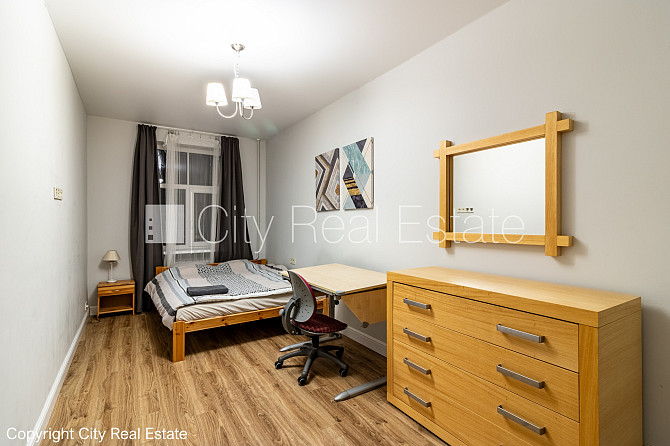 Pagalma ēka, labiekārtota apzaļumota teritorija, vieta automašīnai, istabas izolētas 2 gab., Rīga - foto 1