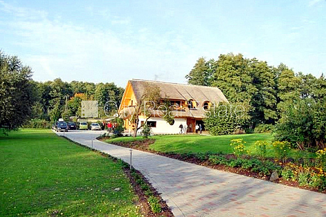 Īpašumu pārdod ar visu biznesu, zeme īpašumā, muiža, viesu māja, guļbūve, niedru jumta Rīga - foto 2