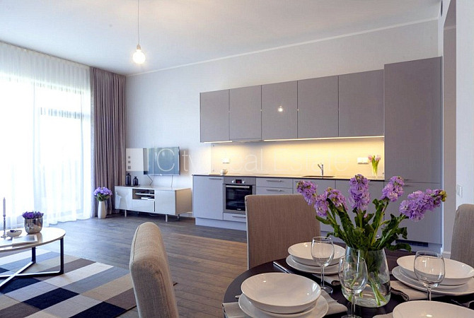 Новостройка, благоустроенная озеленённая территория, подземная стоянка, лифт, Юрмала - изображение 2