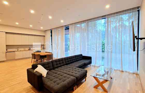 Частный дом, новостройка, дом во дворе, межэтажные железобетонные перекрытия, Юрмала