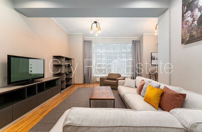 Jaunceltne, fasādes māja, labiekārtota apzaļumota teritorija, slēgts pagalms, teritorijas Rīga - foto 2