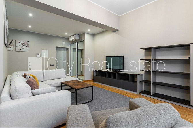 Jaunceltne, fasādes māja, labiekārtota apzaļumota teritorija, slēgts pagalms, teritorijas Rīga - foto 5