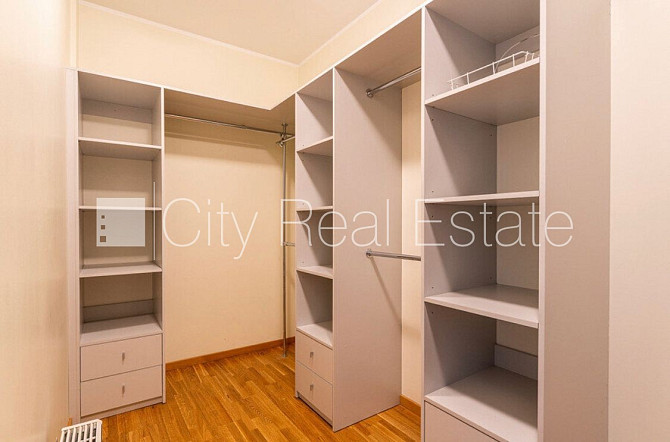 Jaunceltne, fasādes māja, labiekārtota apzaļumota teritorija, slēgts pagalms, teritorijas Rīga - foto 15