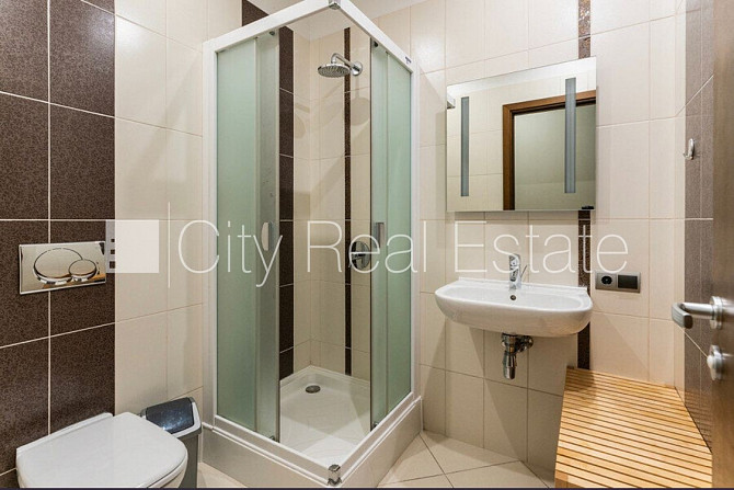 Jaunceltne, fasādes māja, labiekārtota apzaļumota teritorija, slēgts pagalms, teritorijas Rīga - foto 18