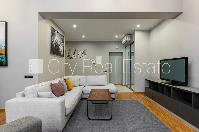 Jaunceltne, fasādes māja, labiekārtota apzaļumota teritorija, slēgts pagalms, teritorijas Rīga - foto 4