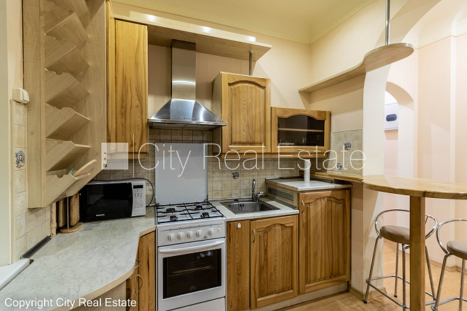 Pagalma māja, labiekārtota apzaļumota teritorija, ieeja no pagalma, guļamistabu skaits 1 gab., Rīga - foto 2