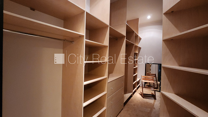 Fasādes māja, renovēta māja, ieeja no ielas, luksuss apartamenti , ir lifts, kāpņu telpa pēc Rīga - foto 10