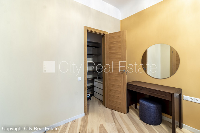 Pagalma ēka, renovēta māja, labiekārtota apzaļumota teritorija, ieeja no pagalma, ir lifts, Rīga - foto 7