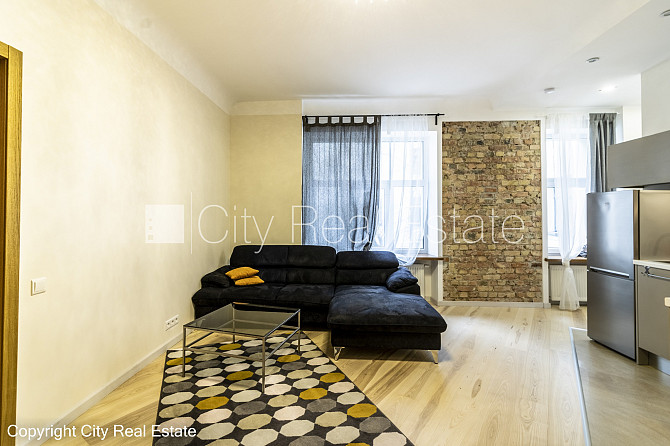 Pagalma ēka, renovēta māja, labiekārtota apzaļumota teritorija, ieeja no pagalma, ir lifts, Rīga - foto 2