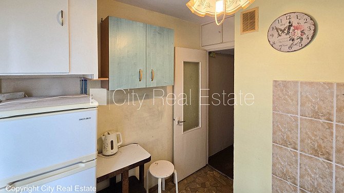 Kāpņu telpa pēc kosmētiskā remonta, lodžija, istabas izolētas 2 gab., centrālā apkure, Rīga - foto 10