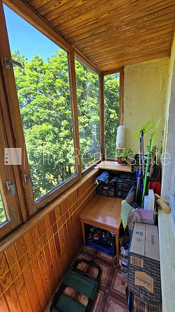 Kāpņu telpa pēc kosmētiskā remonta, lodžija, istabas izolētas 2 gab., centrālā apkure, Rīga - foto 5