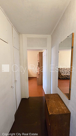 Kāpņu telpa pēc kosmētiskā remonta, lodžija, istabas izolētas 2 gab., centrālā apkure, Rīga - foto 13