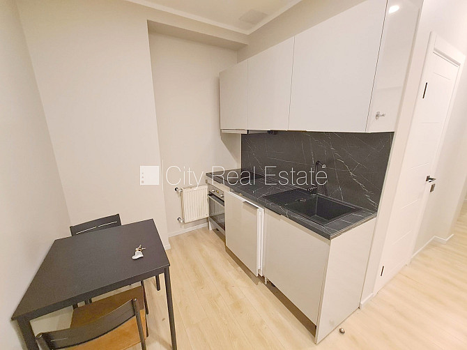 Pagalma ēka, renovēta māja, slēgts pagalms, ieeja no ielas un pagalma, ir lifts, kāpņu telpa Rīga - foto 15