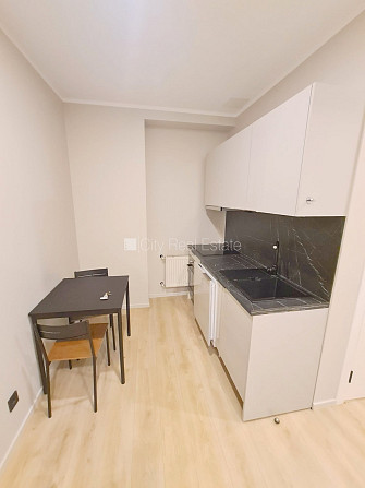 Pagalma ēka, renovēta māja, slēgts pagalms, ieeja no ielas un pagalma, ir lifts, kāpņu telpa Rīga - foto 16