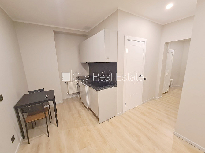 Pagalma ēka, renovēta māja, slēgts pagalms, ieeja no ielas un pagalma, ir lifts, kāpņu telpa Rīga - foto 14