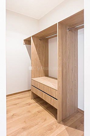 Jaunceltne, labiekārtots apzaļumots pagalms, garāža vienai automašīnai, ir lifts, balkons, Rīga - foto 11