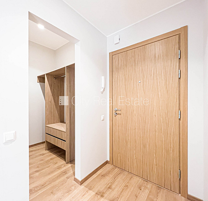 Jaunceltne, labiekārtots apzaļumots pagalms, garāža vienai automašīnai, ir lifts, balkons, Rīga - foto 9