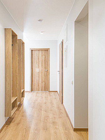 Jaunceltne, labiekārtots apzaļumots pagalms, garāža vienai automašīnai, ir lifts, balkons, Rīga - foto 12