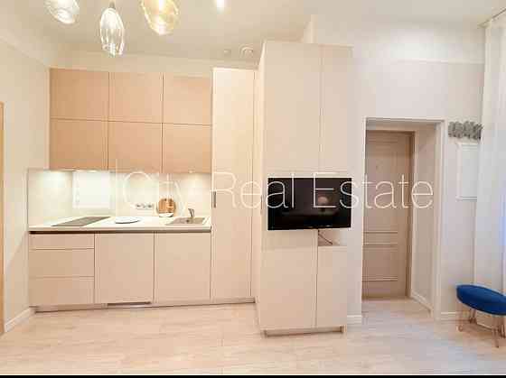 Реновированный дом, закрытый двор, лифт, лестничная клетка после капитального Рига