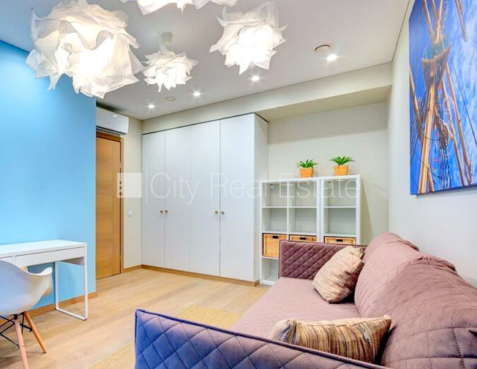 Jaunceltne, labiekārtota apzaļumota teritorija, bruģēts piebraucamais ceļš, garāža vienai Rīga - foto 9