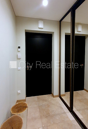 Jaunceltne, labiekārtota apzaļumota teritorija, bruģēts piebraucamais ceļš, garāža vienai Rīga - foto 16