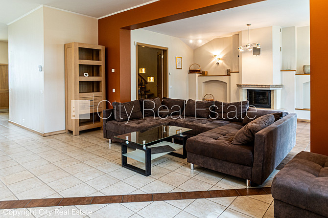 Благоустроенная озеленённая территория, закрытая территория, гараж на одну Юрмала - изображение 9