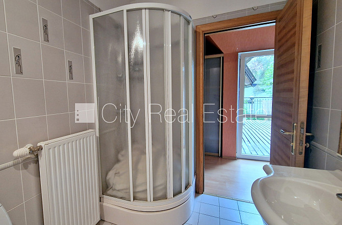 Частный дом, реновированный дом, благоустроенная озеленённая территория, Юрмала - изображение 14