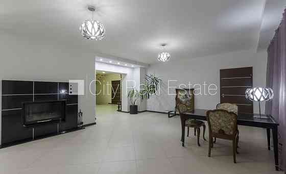 Земля в собственности, реновированный дом, поменянное покрытие крыши, кирпичные Rīga