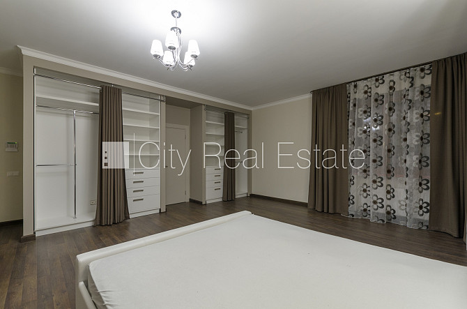 Zeme īpašumā, renovēta māja, mainīts Jumta segums, ķieģeļu mūra sienas, fasāde ar Rīga - foto 19