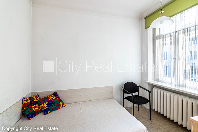 Фасадный дом, реновированный дом, вход с улицы, лестничная клетка после Рига - изображение 12