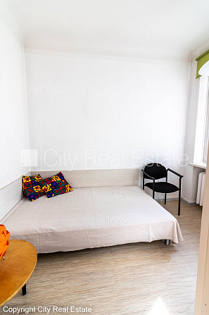 Фасадный дом, реновированный дом, вход с улицы, лестничная клетка после Рига - изображение 13