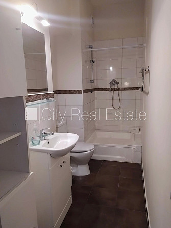 Fasādes māja, renovēta māja, slēgts pagalms, ieeja no ielas, ir lifts, kāpņu telpa pēc Rīga - foto 10