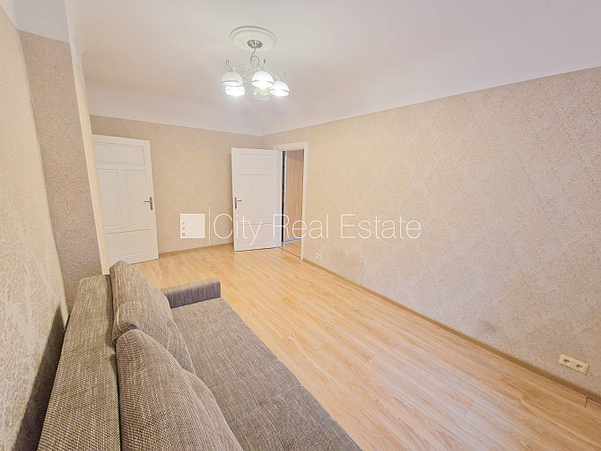 Fasādes māja, renovēta māja, slēgts pagalms, ieeja no ielas, ir lifts, kāpņu telpa pēc Rīga - foto 20