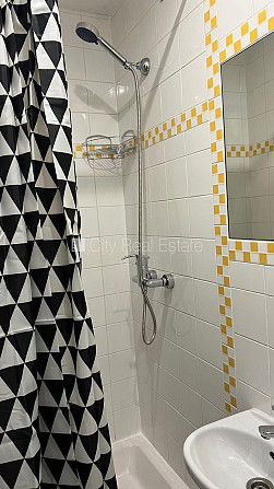 Fasādes māja, renovēta māja, labiekārtots apzaļumots pagalms, ieeja no ielas, studio tipa, Rīga - foto 10