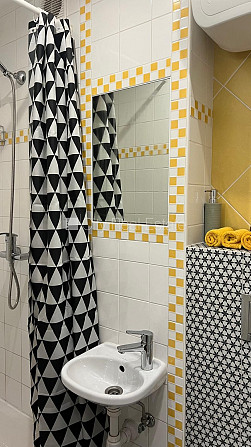 Fasādes māja, renovēta māja, labiekārtots apzaļumots pagalms, ieeja no ielas, studio tipa, Rīga - foto 8