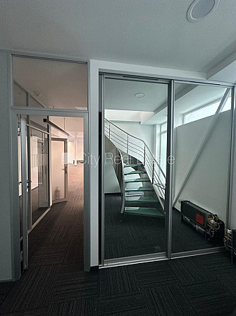 Labiekārtots apzaļumots pagalms, pazemes autostāvvieta, apsargāta teritorija, ieeja no ielas, Rīga - foto 16