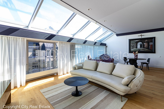 Jaunceltne, fasādes māja, slēgts pagalms, līdz tuvākajai autostāvvietai 70 m, ieeja no Rīga - foto 1