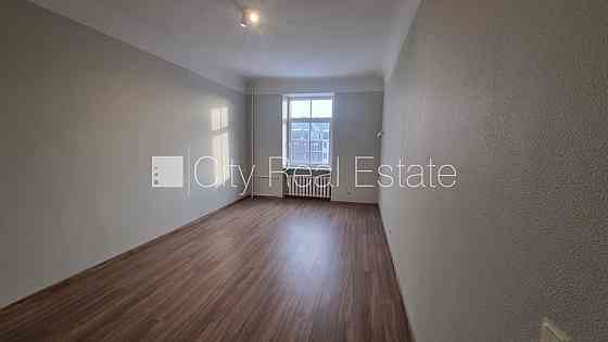 Реновированный дом, закрытый двор, лифт, лестничная клетка после капитального Рига