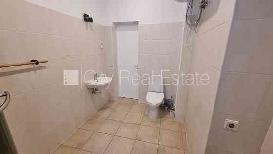 Реновированный дом, закрытый двор, лифт, лестничная клетка после капитального Рига