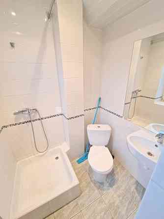 Дом во дворе, реновированный дом, закрытый двор, въездные ворота оснащены Рига